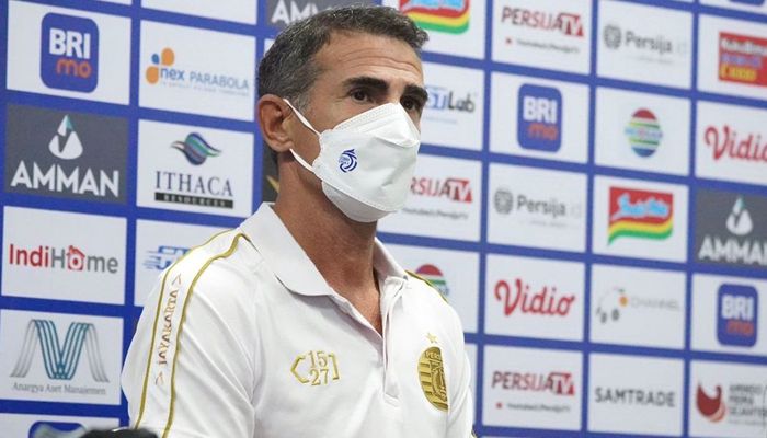 Pelatih Persija Ungkap Penyebab Otavio Dutra Tak Diturunkan Saat Melawan Persib